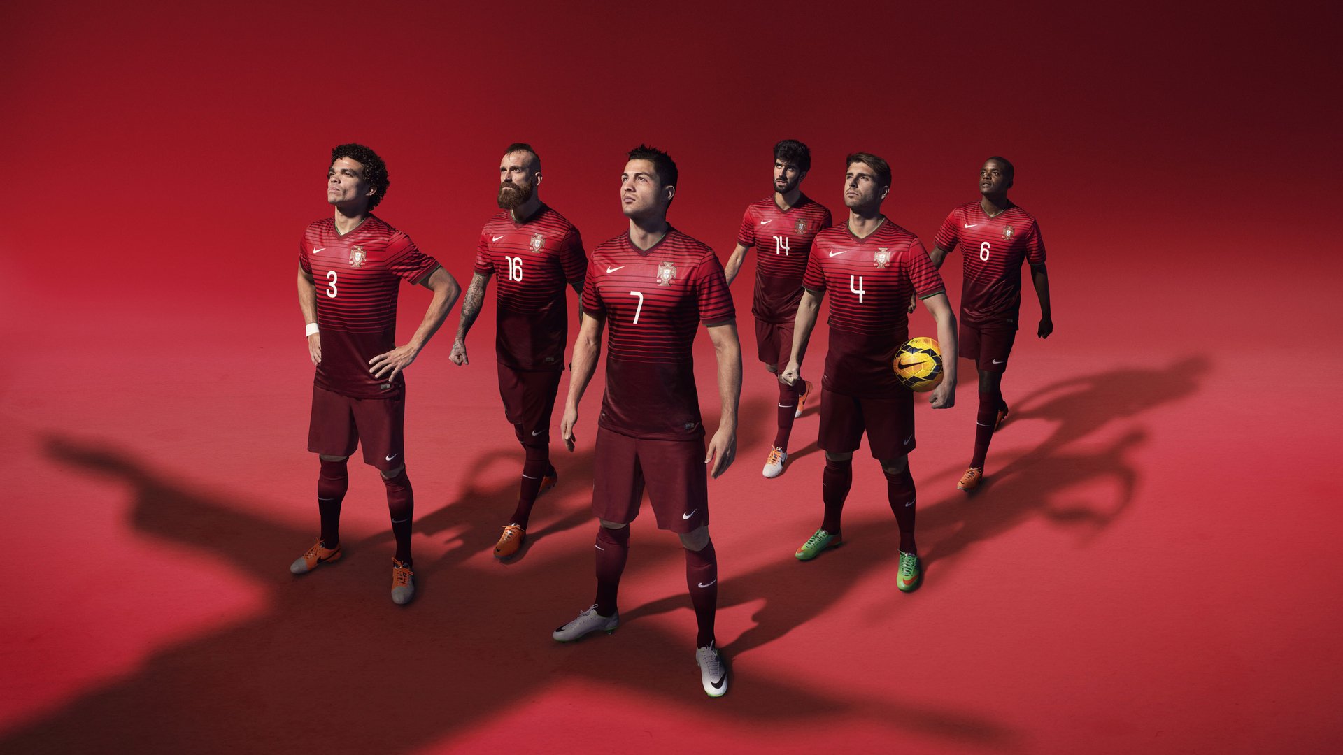 “彭尤蝶泳自由泳再突破,未来可期”